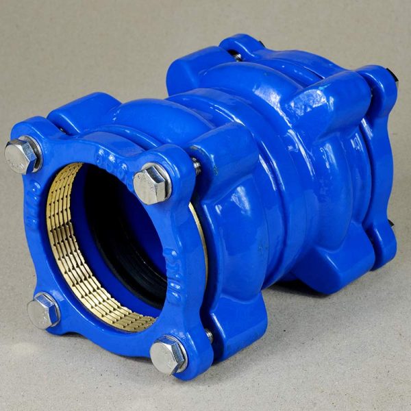 Blue ductile iron restrained anchor coupling for PE pipe
