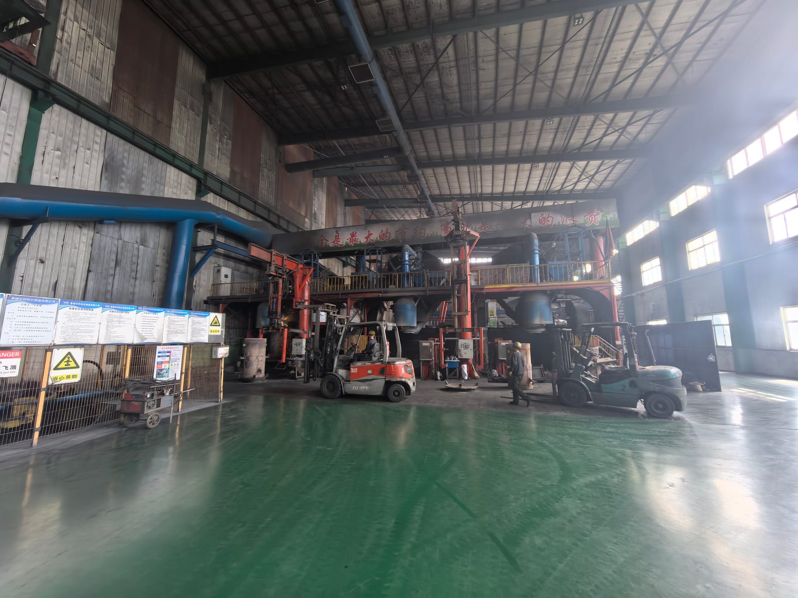 Ductile iron foundry production hall